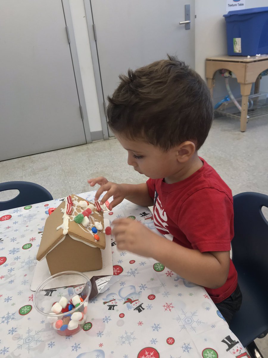 Jodi_CIS's tweet photo. Celebrating the season and the last day of school with gingerbread house decorating! 🎄 🎅🏻 #happyholidays #CISInspires https://t.co/zSKHLlPzrI
