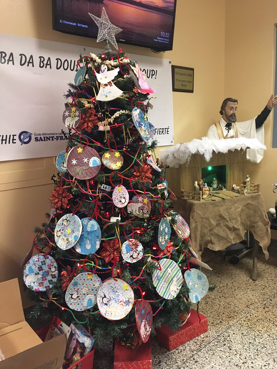 Merci beaucoup au club de bricolage pour les belles décorations pour notre arbre de Noël.