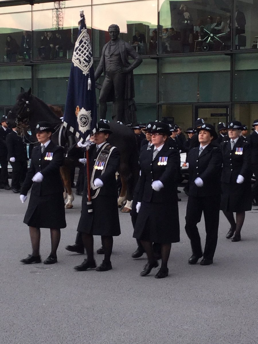 MPSEnfield's tweet photo. #EnfieldNewbies had their #PassingOutParade today.We’ve been really lucky to bag 4 great officers who are doing amazing. Wish Rory,Beth,Caitlin & Adrian the very best of luck as they continue in their police career.@MPSHaselbury @MPSLwrEdmonton @MPSTurkeyStreet @MPSEdmontonGrn SC https://t.co/vLARgsGB3H