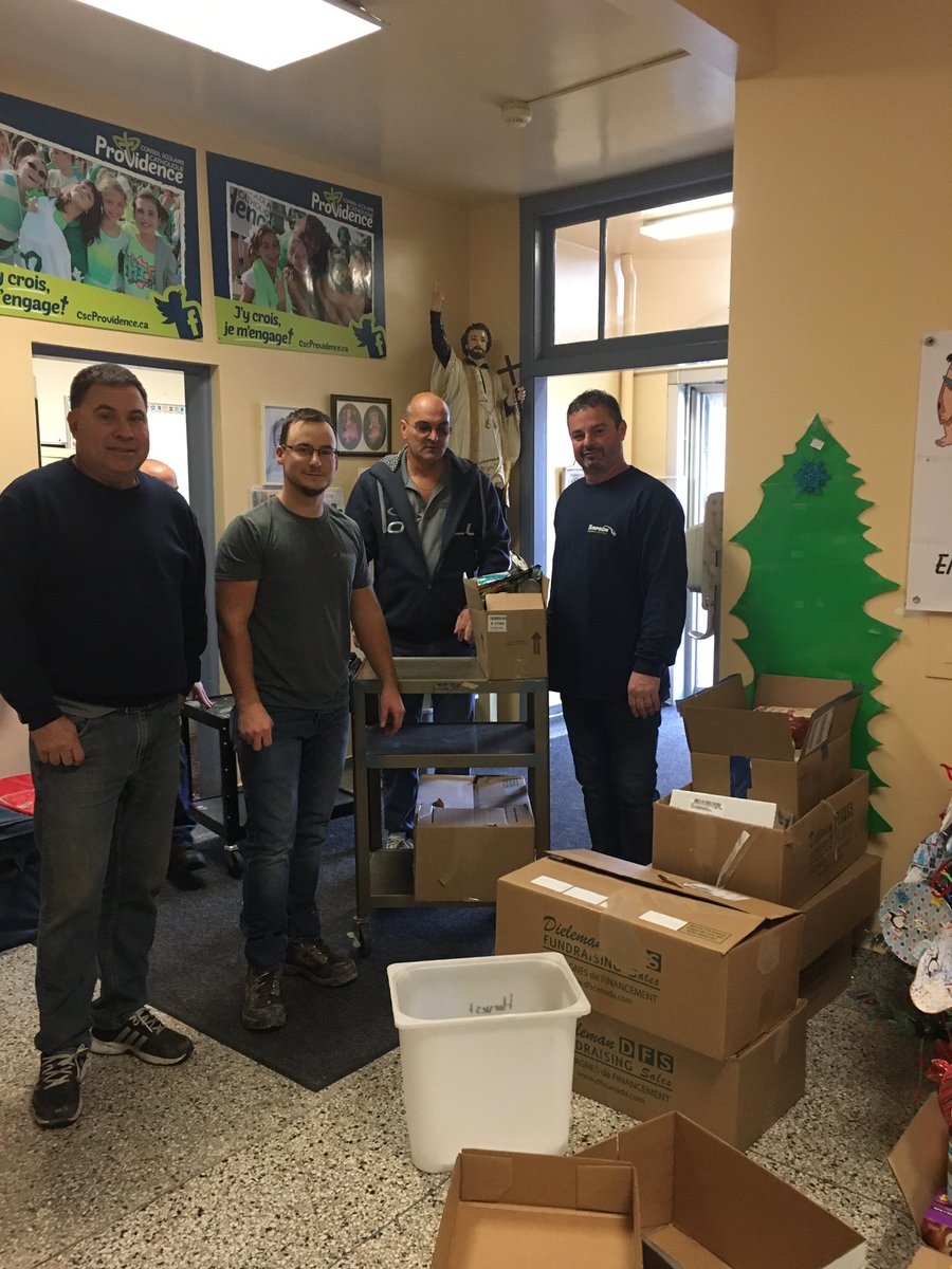 Les denrées sont parties!!! Merci au Kingsmen de Tilbury. Joyeux Noël 🎄