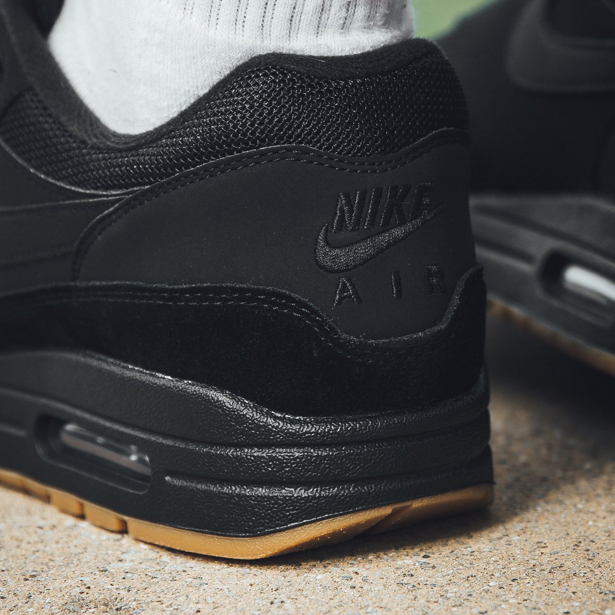all black air max one
