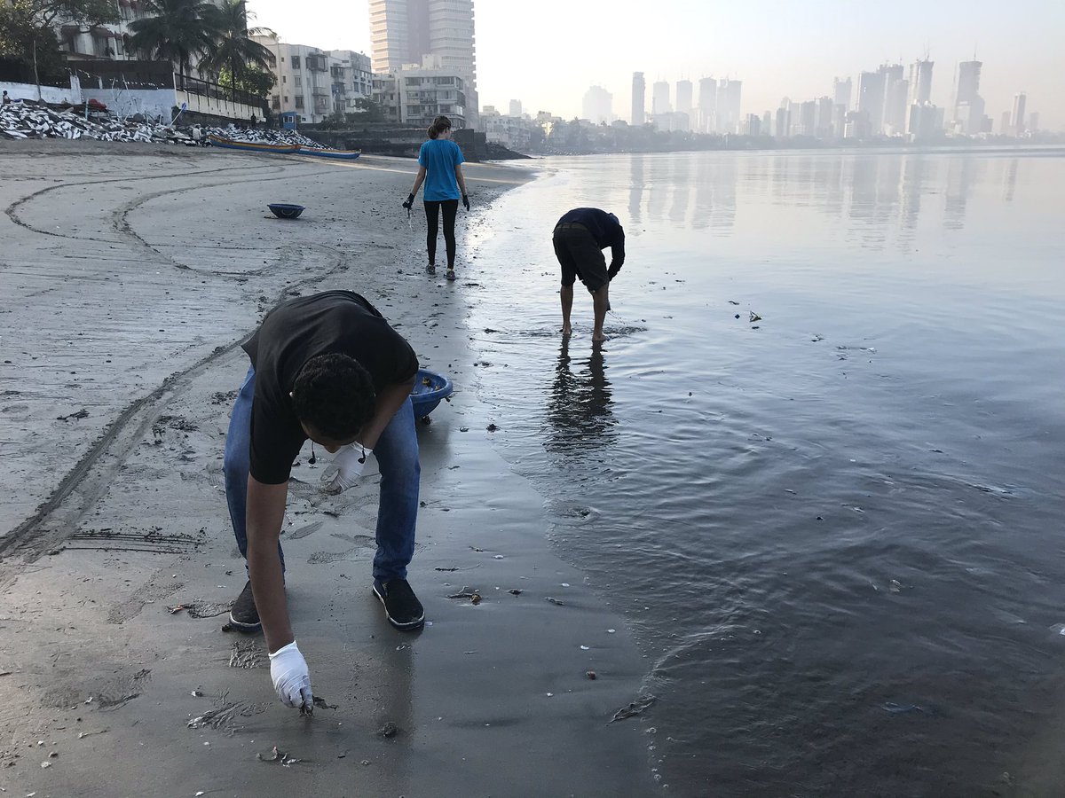 Indranilsm's tweet photo. Week 68 - Best things in life are free so lets cherish them! #MahimBeach #MahimBeachCleanUp #booking.com https://t.co/MPRkHqp9rL