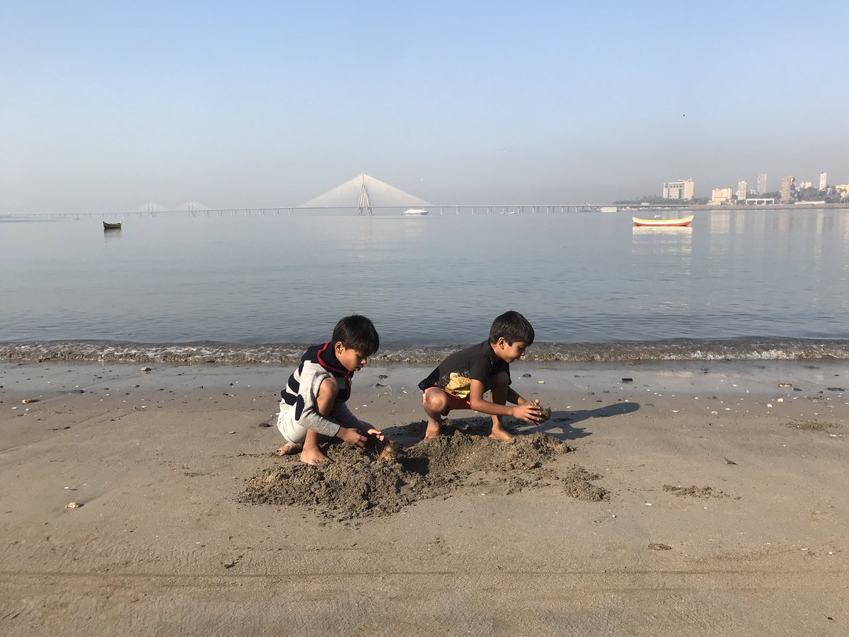 Indranilsm's tweet photo. Week 68 - Best things in life are free so lets cherish them! #MahimBeach #MahimBeachCleanUp #booking.com https://t.co/MPRkHqp9rL