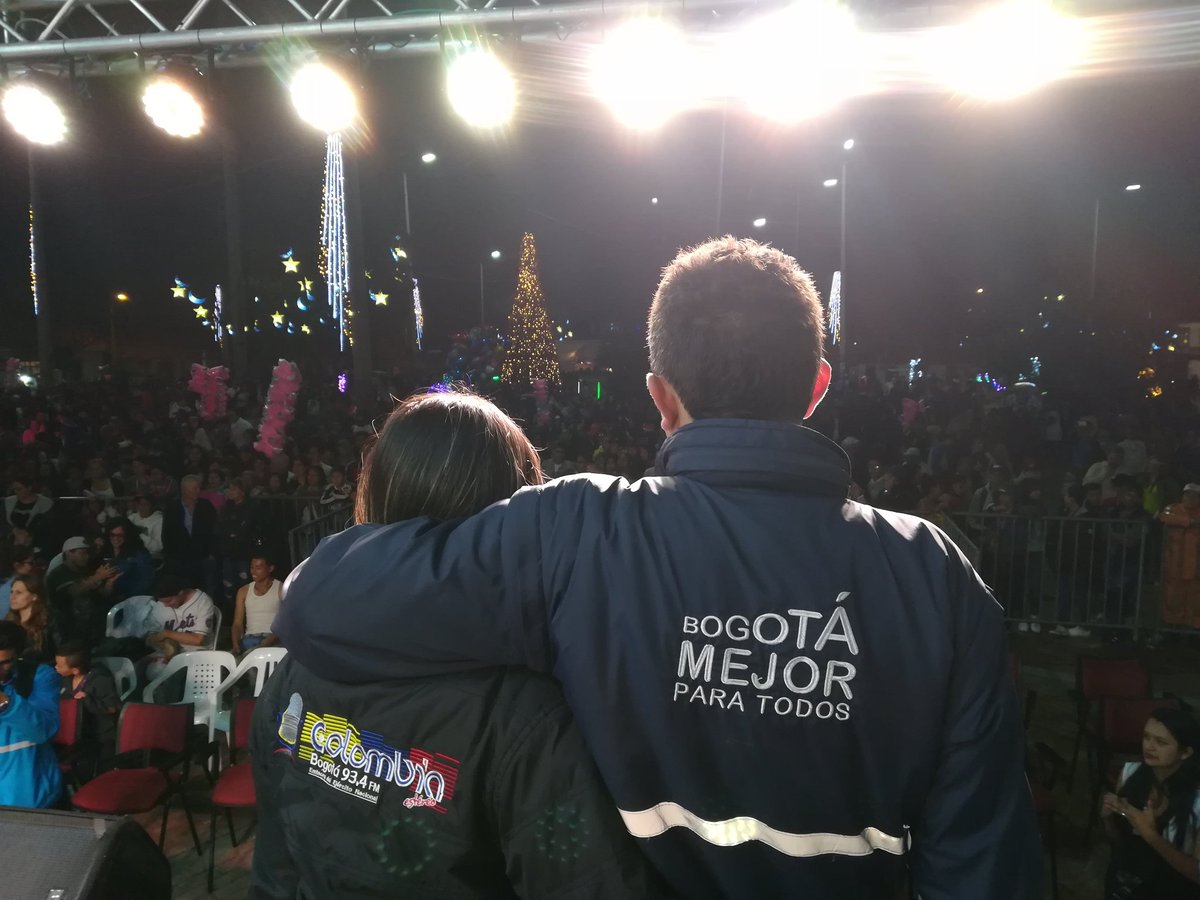 ¡Gracias localidad de Bosa! 🎉📻🎶🎄🇨🇴🎙️#BosaEstáDeModa #NavidadConMiEjército