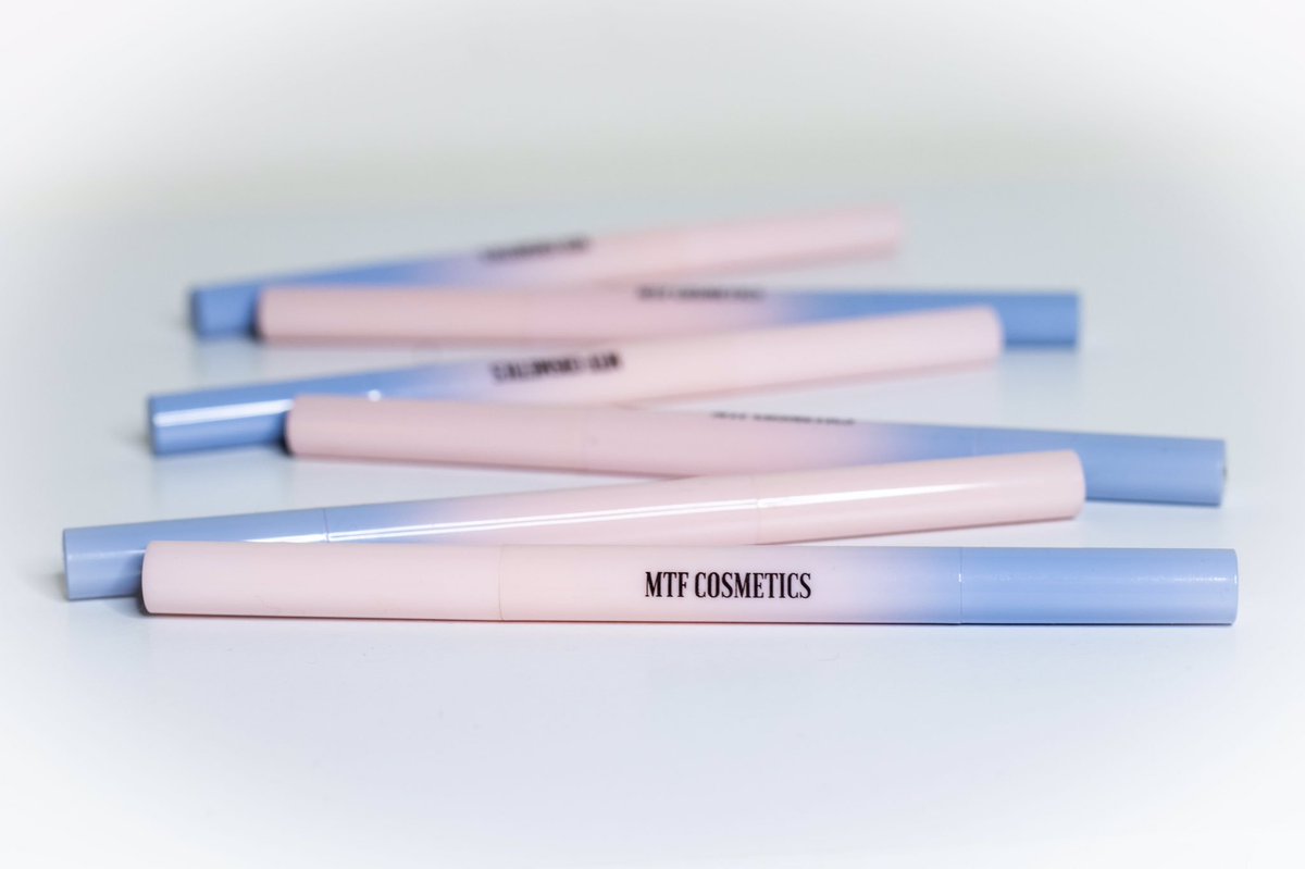 We are super happy to announce our new Eyebrow Definers! Coming January 4th! Are you ready? A great start to the new year 🔥😎