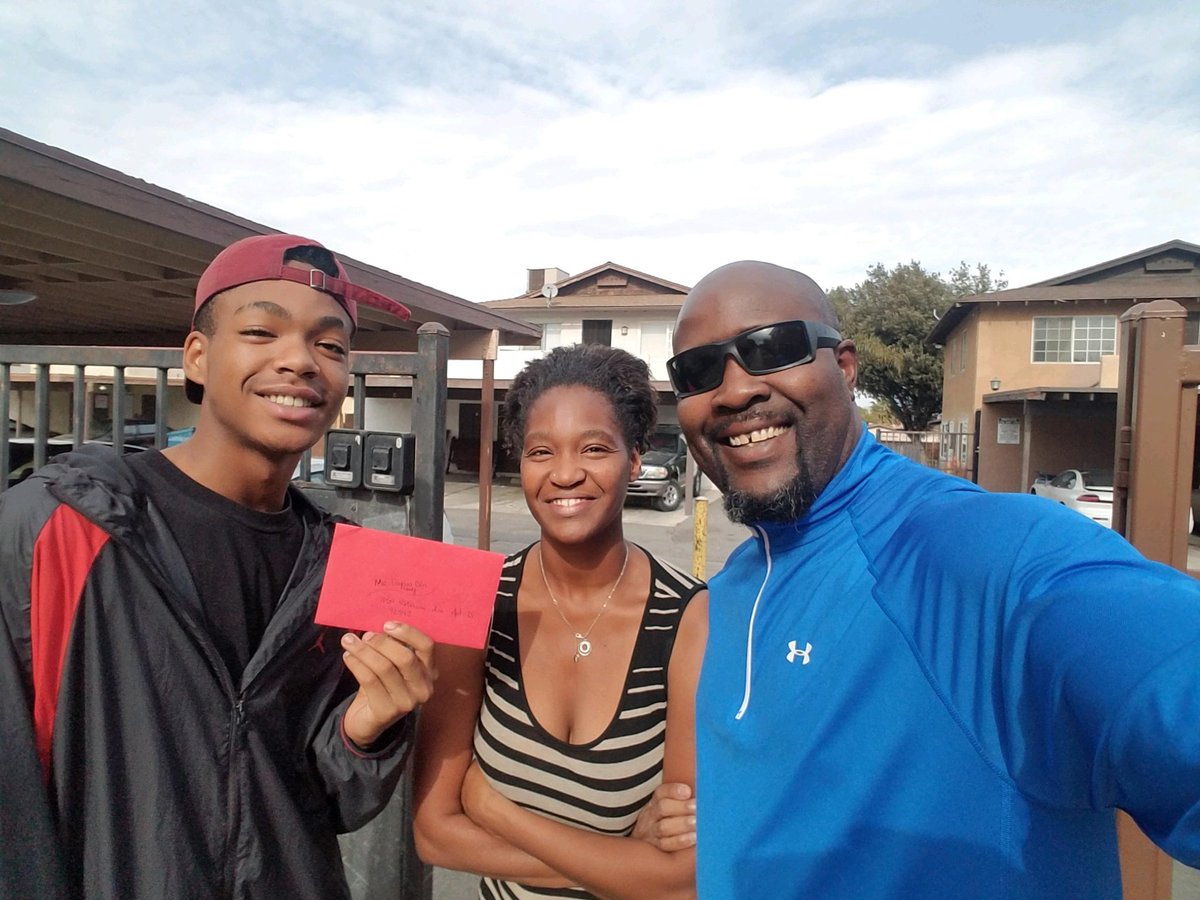 BsuTitan's tweet photo. Congratulations to the Cain family, winners of the Holiday sweepstakes package from HUSD PPS department. https://t.co/D8xptMaCsz