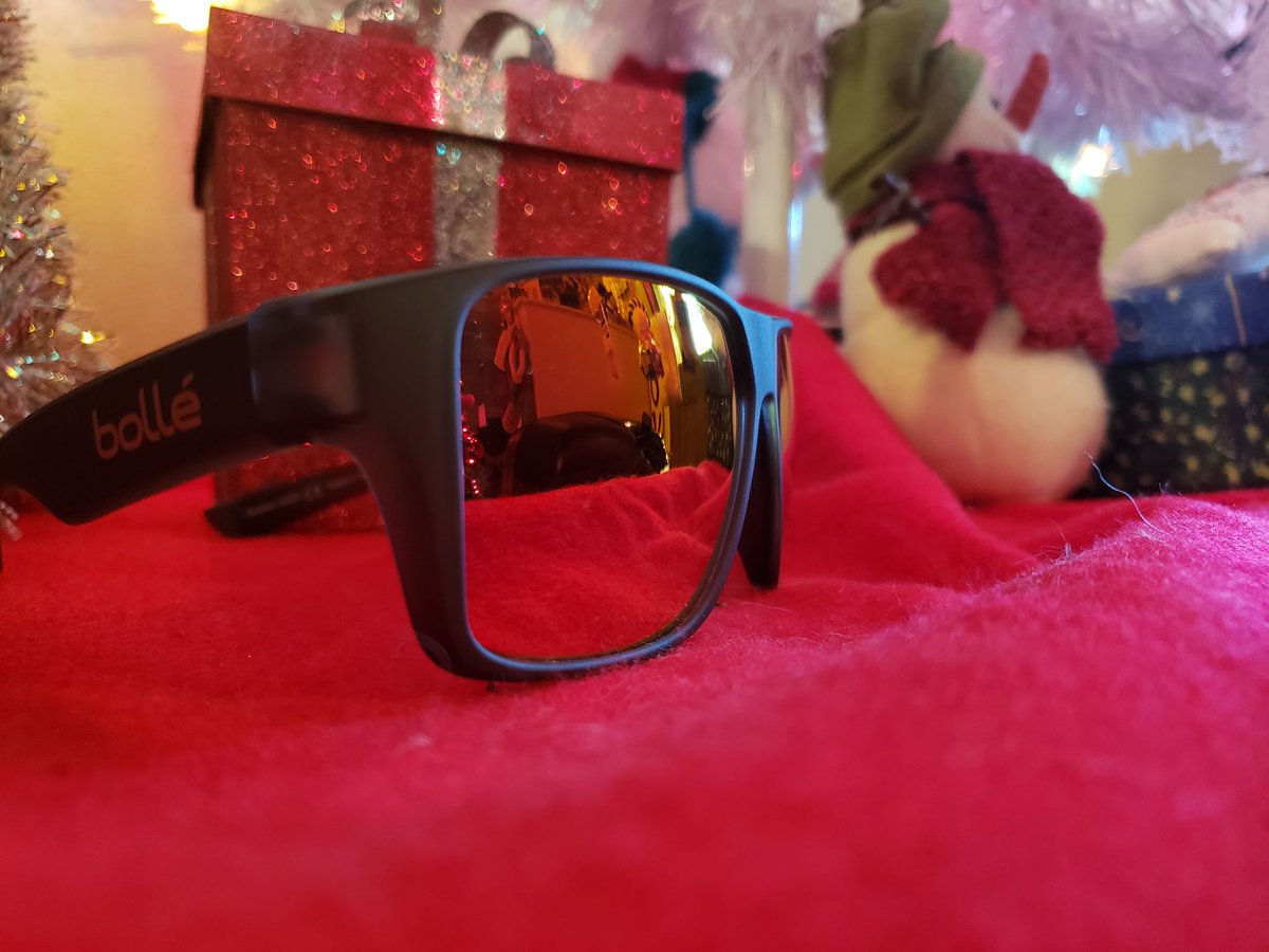 What's better than awesome #Sunglasses? $5 sunglasses.

Click below or text "GLASSES" to 44-321 for a chance to win these Bollé Sunglasses for only $5 per ticket. Generously donated by Today's Vision Katy. #raffle #fostercare #charity 

bit.ly/2T6OgvG
