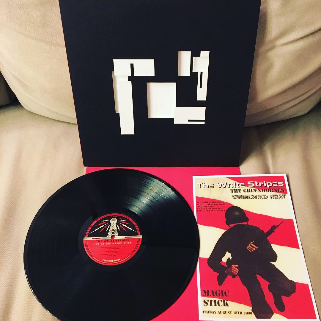 eriktmpls's tweet photo. It’s going to be a garage rock Christmas round mine. 🔴⚫️⚪️ @thirdmanrecords #TheWhiteStripes #LiveInDetroit #vinyl https://t.co/YP3sbFWvQ8