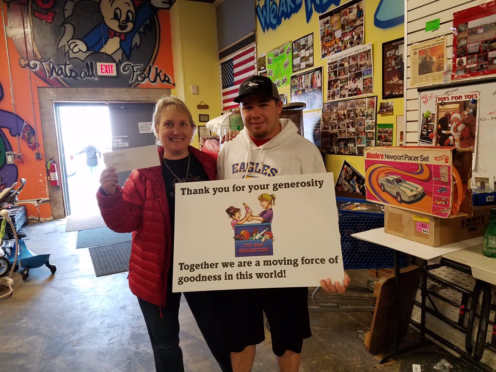 CSeagleshockey's tweet image. Thanks to all that “Sleighbell Slung” a puck to raise money for a donation to make some kids Christmas morning a little merrier.  Thanks to our alum Kyle Ski for presenting the Toy Box Connection with a donation check.  #charityhockey #makingadifferenceinourcommunity
