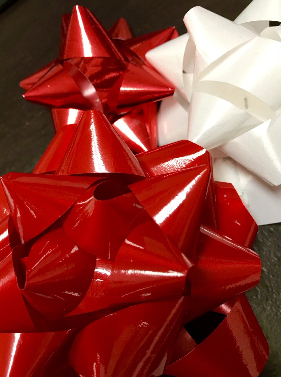 Bintzness101's tweet photo. #96 #100RandomActs of #DeliverMore
Give all employees a Christmas gift. Allow Them to choose between 2 or 3 gifts. Or create a white elephant gift exchange party.
#PrinciplestoFortune #HappyHolidays #Christmas #WhiteElephant https://t.co/ttvza8jOCx