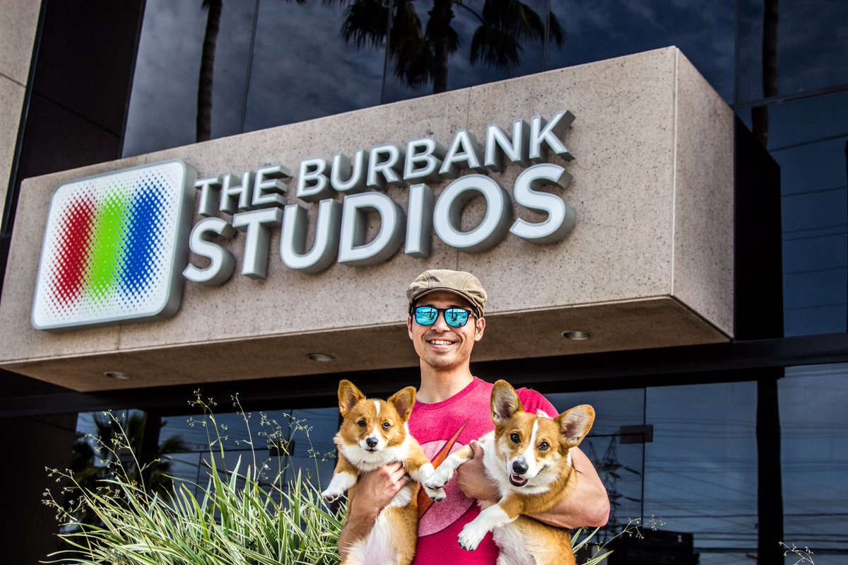 PoorCorgiActor's tweet image. Good times! Can’t wait till we see you again! LA in March Yo! This time we will have more for you to carry... and then this circle of life will be so much clearer to all! #CaliforniaBound #CorgisInFilm #K9Actors #burbank #LegendsPuppies