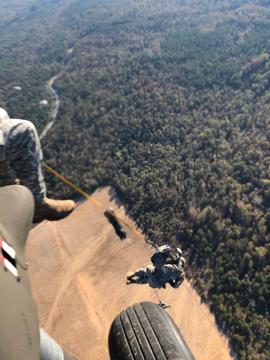 LifeBoundless's tweet photo. Be what you love, do what you love, repeat. #army #armystrong #airborne #toyjump #uh60 https://t.co/kWDlSqcVcA