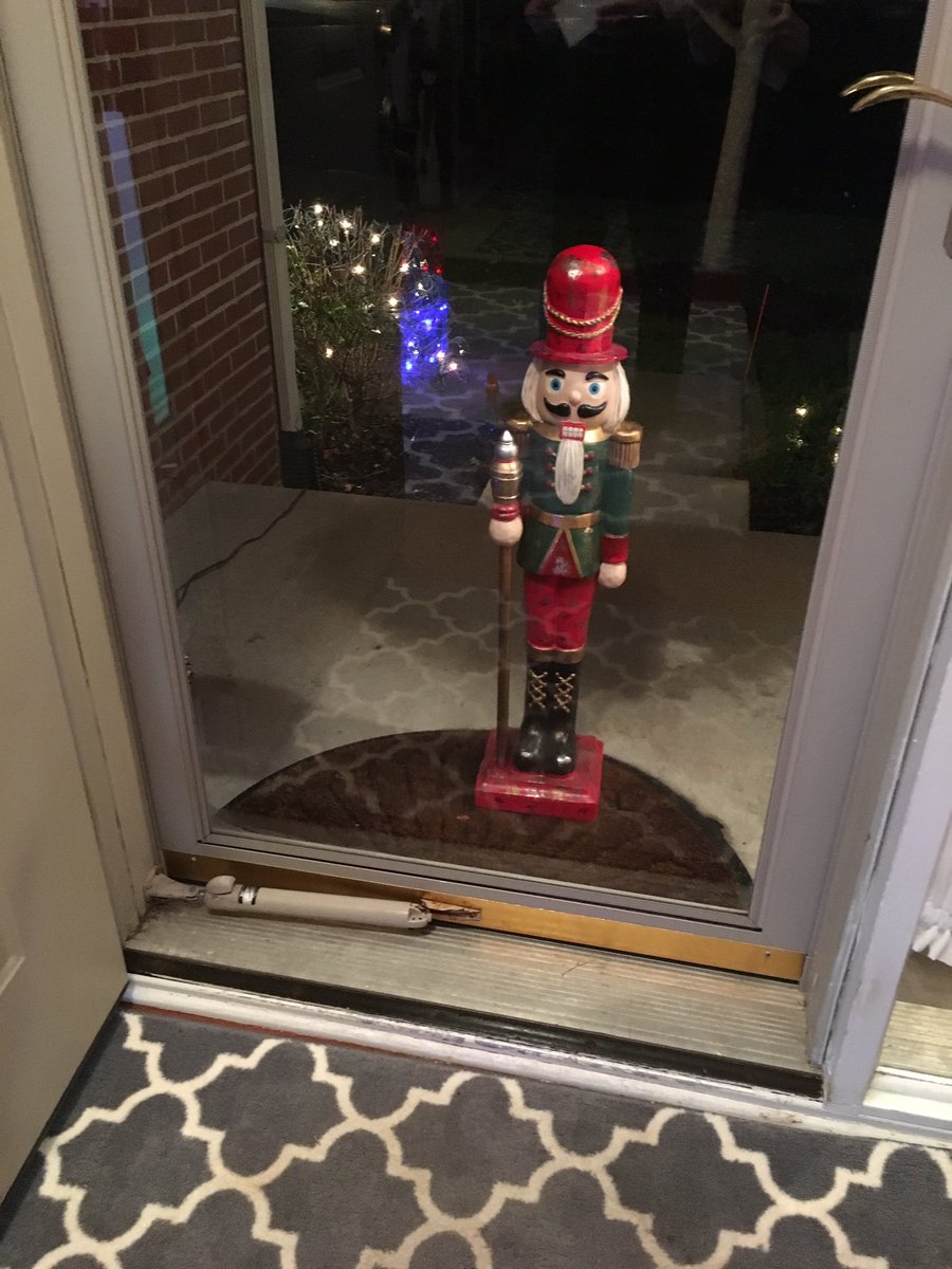 CariHamblin's tweet photo. @DrJohnNHamblin and I got home from dinner tonight and someone rang the doorbell! #29 #Christmas #fun #nutcrackerCollection https://t.co/76FX8D0UzN