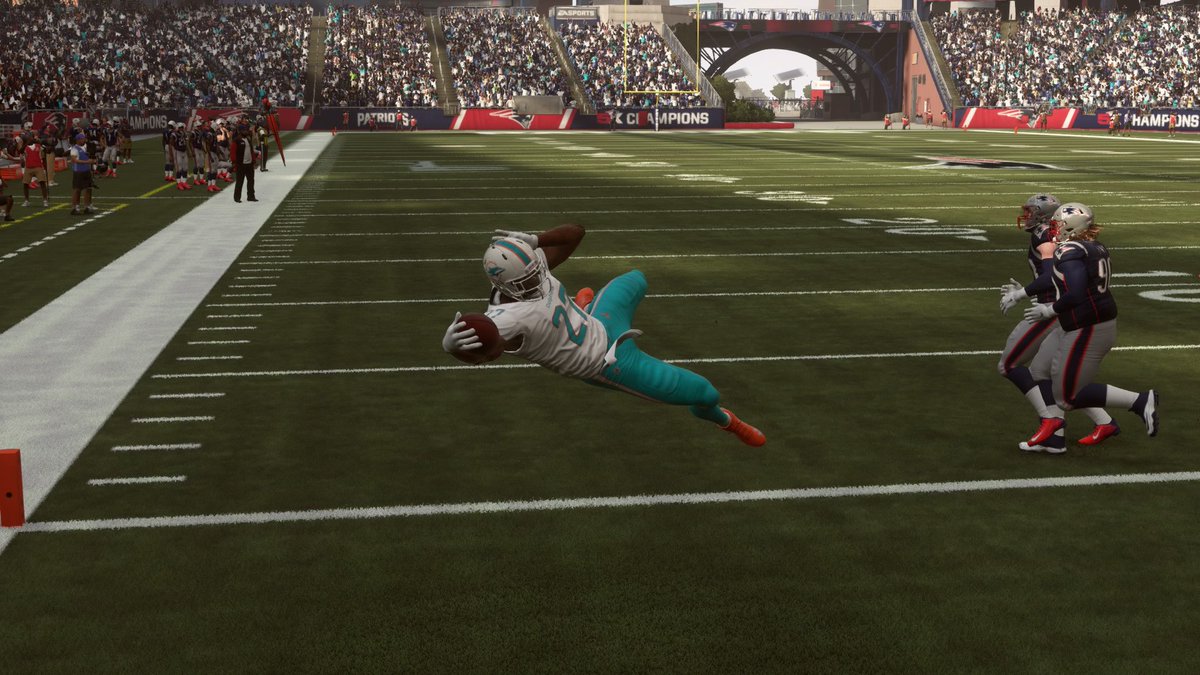 SPML_Bengalz's tweet photo. #SPML6 wk13 TJ Yeldon goes over in style @SPML_CFM https://t.co/WT4qDb2J0j
