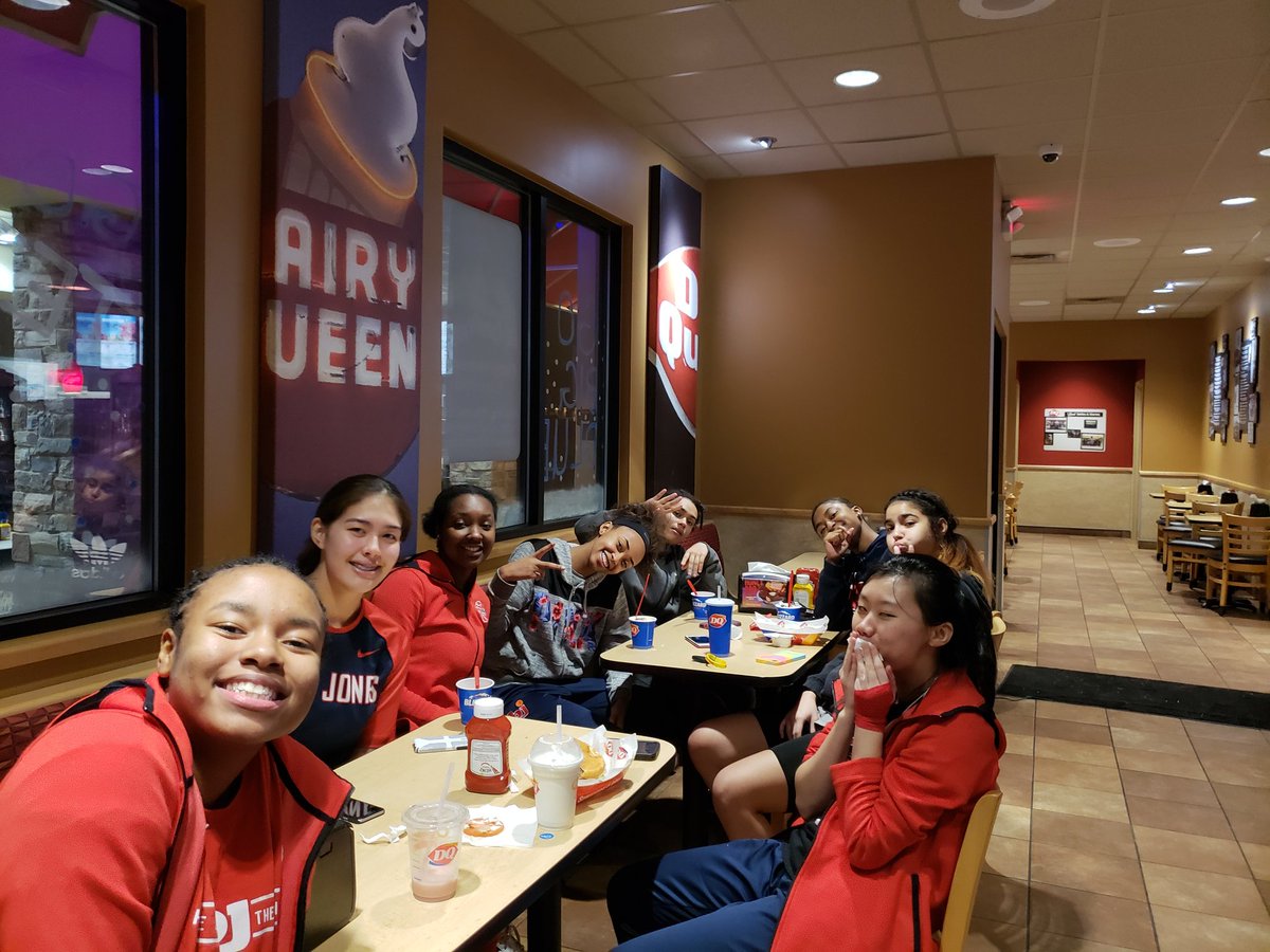 After playing and winning 2 games today in the Huntsville Hospital Sports Center and TOC Sports Medicine Ladies Classic, @LdubR and I took the team out for ice cream! Go @bjhs_ladybball !