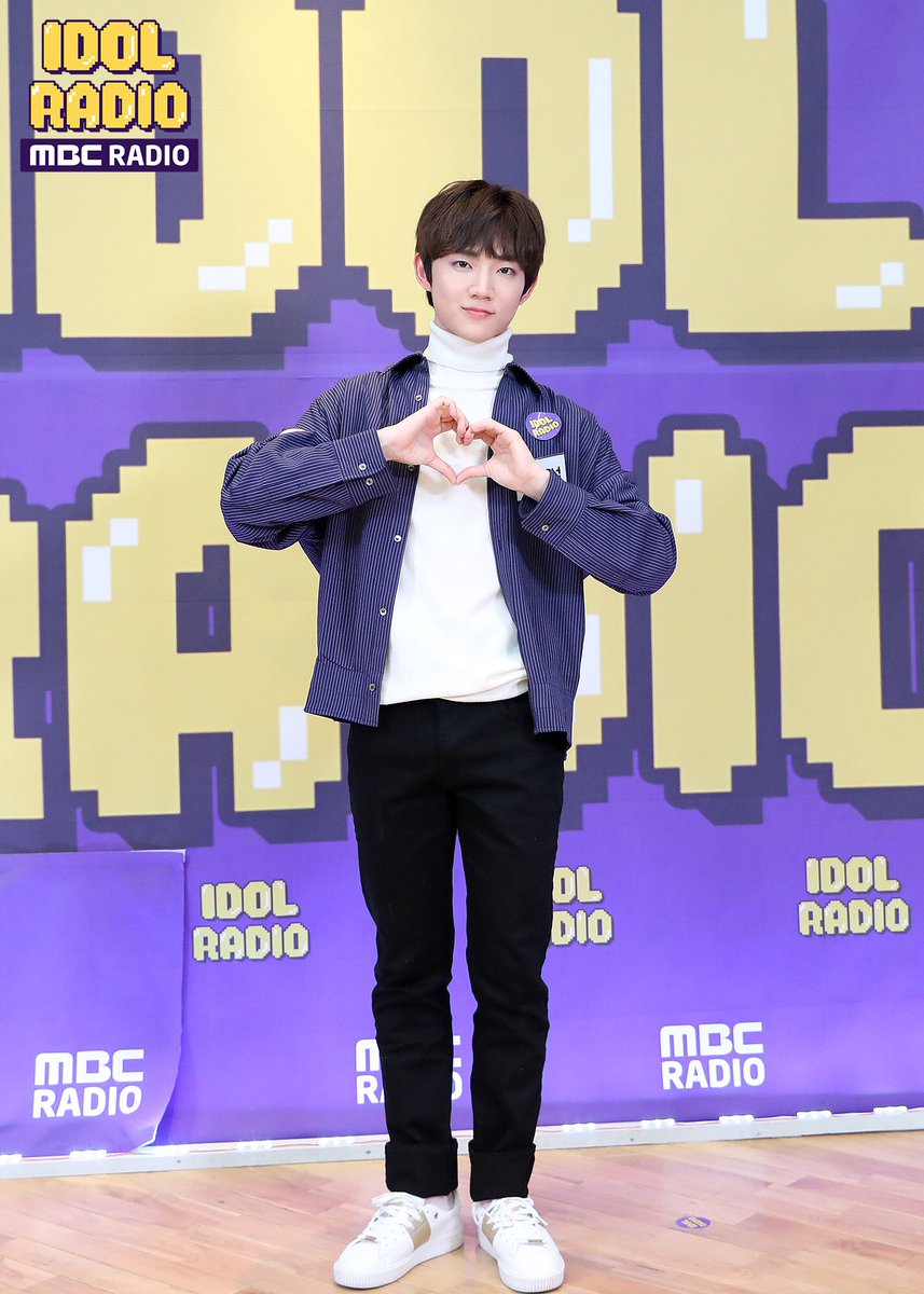 idolradiokorea's tweet photo. [#아이돌라디오 앨범 20181219]

ep79. 보니후니 

#IDOLRADIO #형섭X의웅 #안형섭 https://t.co/o0tlw0KR5G