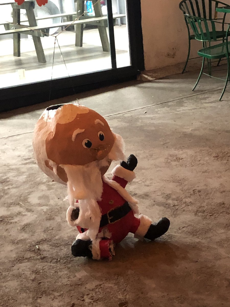 smartbelab's tweet photo. Felices fiestas amigos poolers @ThePoolMX https://t.co/AQZz1LopUf
