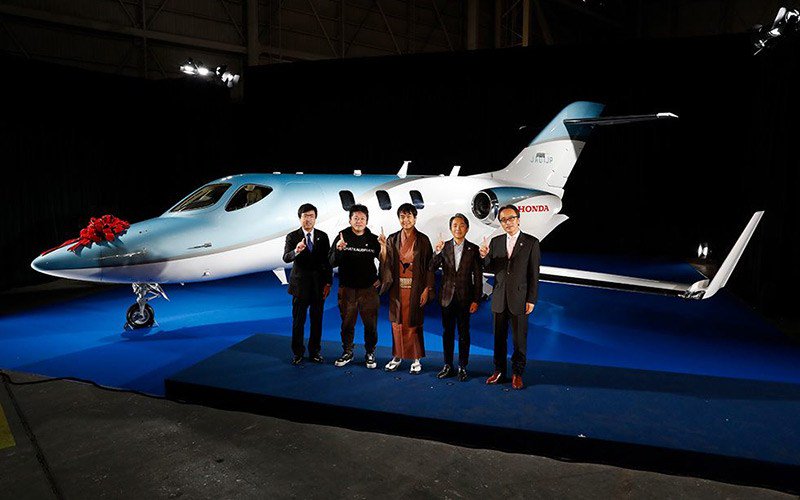 Honda Serahkan Pesawat HondaJet Elite Ke Konsumen Pertama Di Jepang bosmobil.com/honda-serahkan…