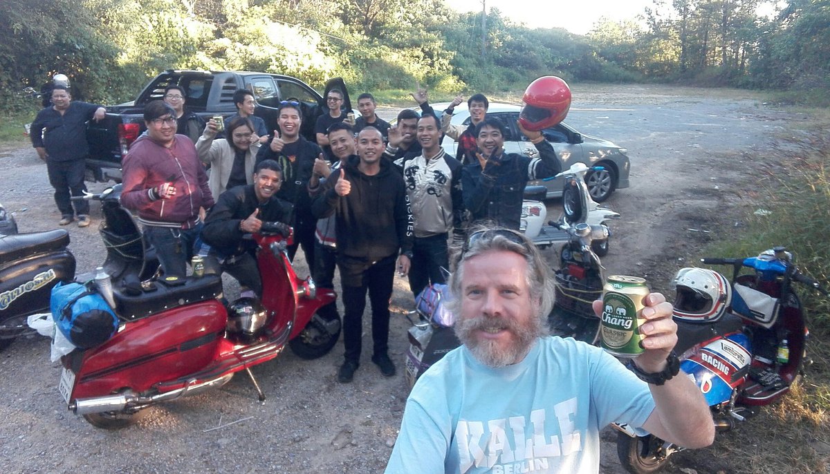 Mountain high in the north of Thailand ;-)
#KalleBerlin
#Libertine
#ChiangMai
#ScooteringIsNotAFashion