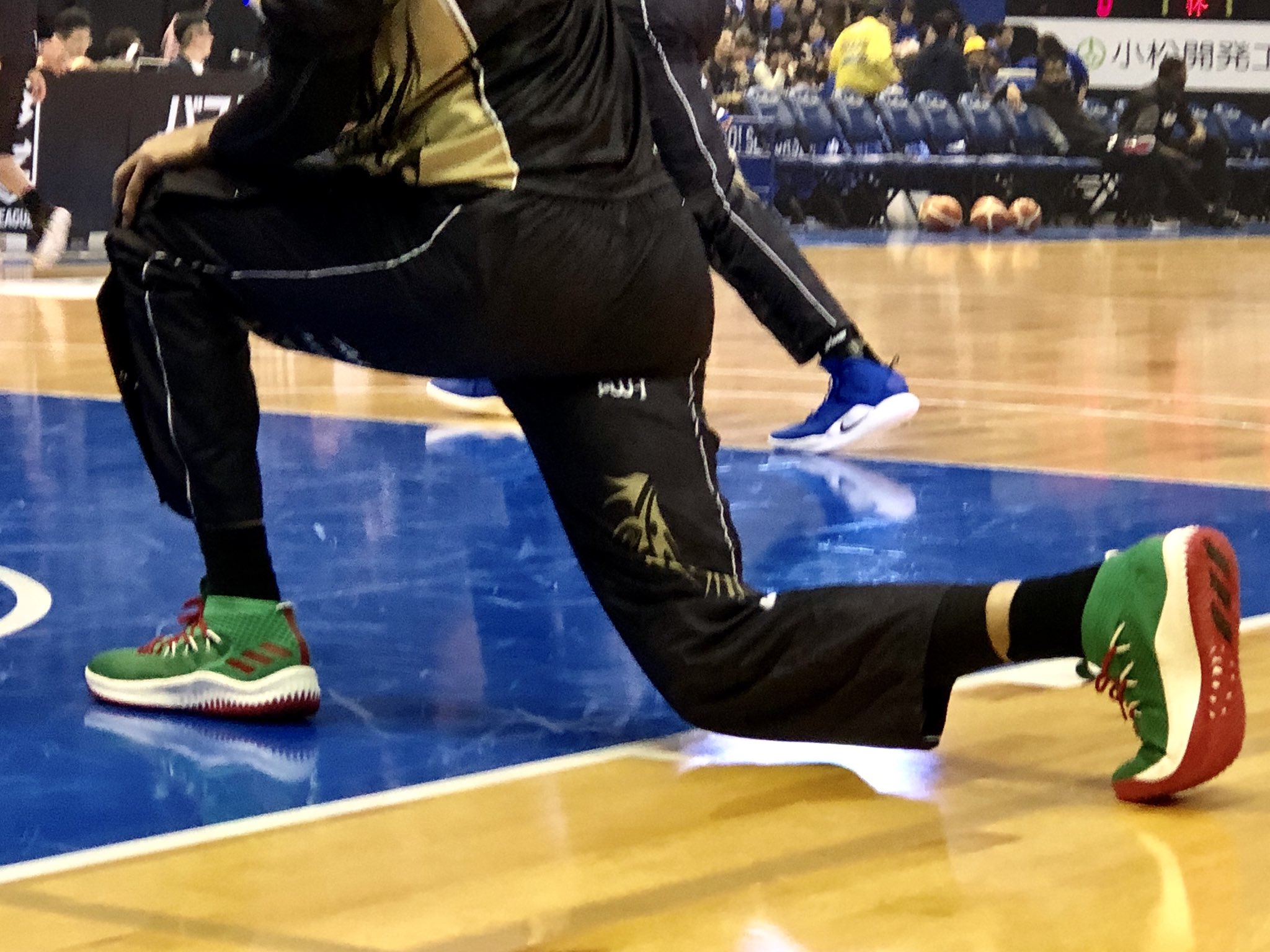 シーホース三河 12 22 土 新潟戦 14 05試合開始 メインコートでウォームアップ中です 32桜木 クリスマス クリスマスカラー バッシュ シーホース三河 Albirexbb Bリーグ T Co Oftovjumpb Twitter