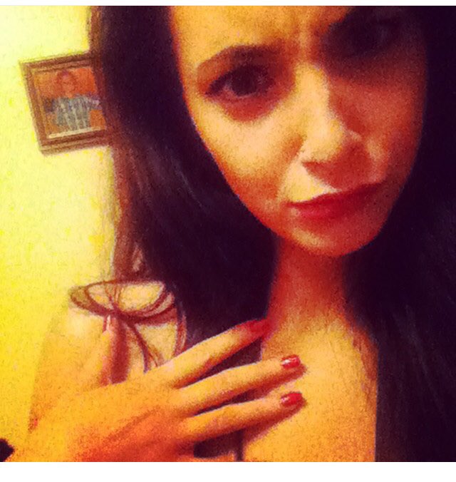 AnotherMollie's tweet image. In a land of ducks be a goose #idontknow #faceproblems