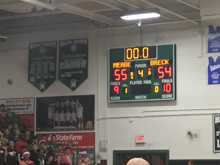 MEADECOUNTYHIGH's tweet photo. Woot-woot! Ladywaves with the win!!!! Now let’s go Greenwaves! #alloneallin #gowaves #beatbreck https://t.co/hpXMO1BOJZ