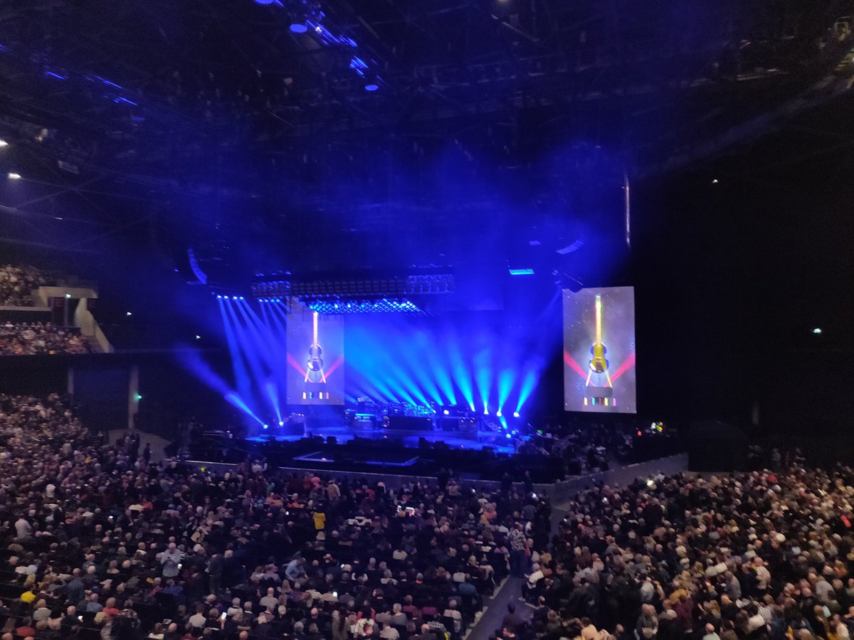 Now thats what you call a full house.