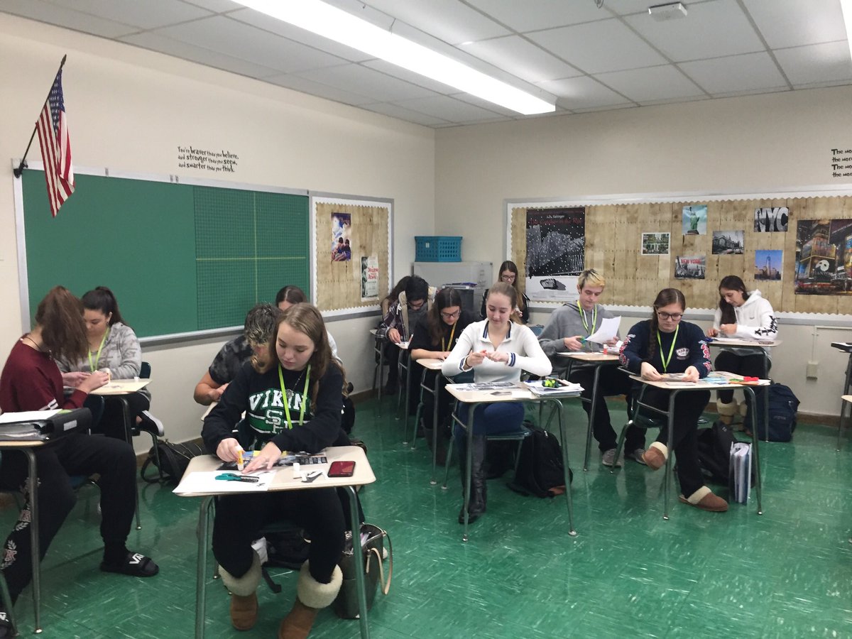 SHSLindquist's tweet photo. Creating our vision boards, as we memorialize our short term and long term goals! @SeafordHSsmj #nycinliterature #ClassOf2019 https://t.co/FpOT1ZCuoy