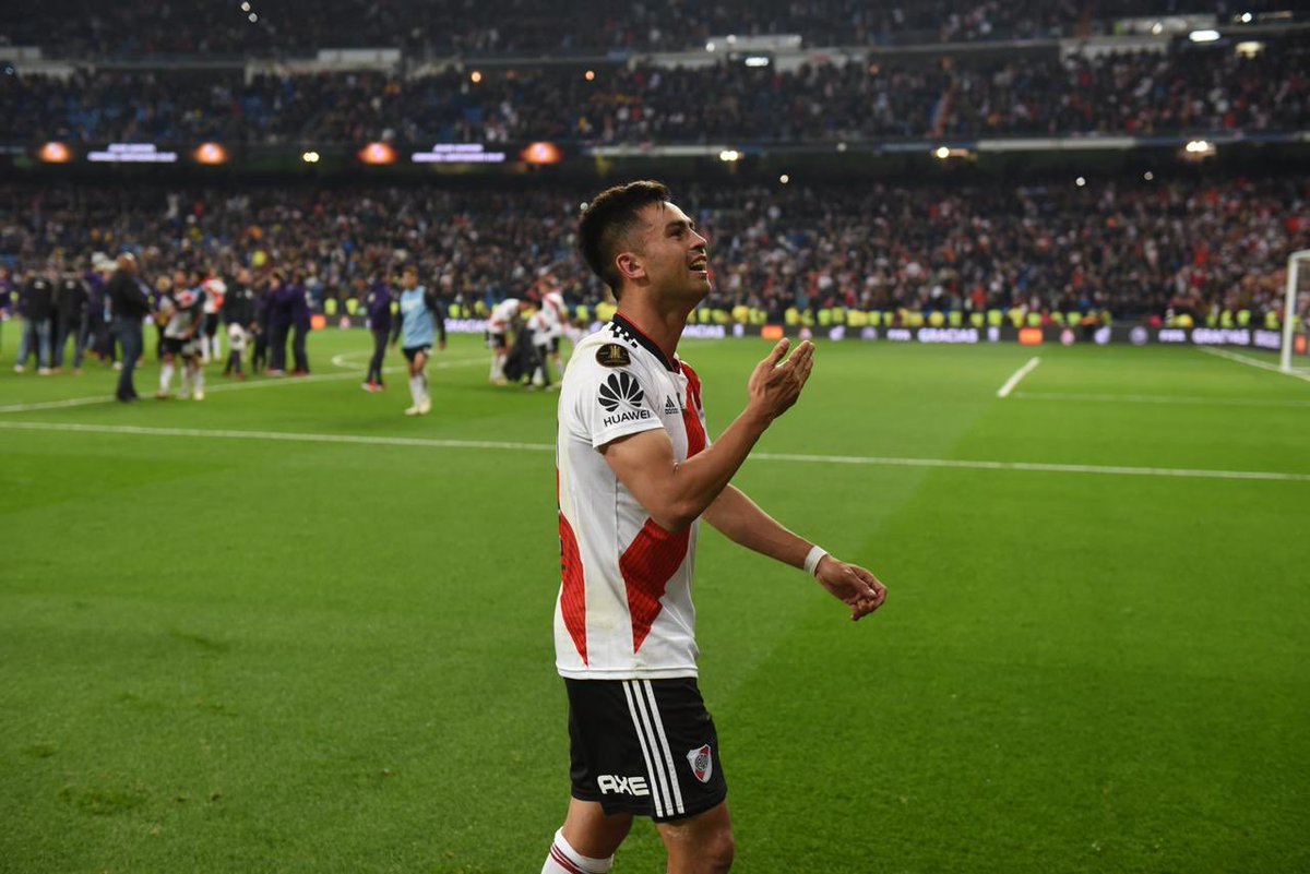 Gonzalo Martínez en los últimos cinco Superclásicos:

3️⃣ Goles ⚽️
2️⃣ Asistencias 🎯
2️⃣ Copas 🏆

👉🏽🤪