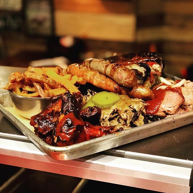 Greenwood_BBQ's tweet photo. BBQ meat platter, pulled pork, chicken wings, beef brisket, pork ribs, sausage. Finger lickin ...😅😂its great! 
#foodporn #bbq #goodeats #platter #ribs #brisket #wings #r2bbq #pulledpork #meatsweats #getinmybelly #danforth #papeanddanforth #smokehouse… https://t.co/fCKoocUqV4) https://t.co/UZj1FH1tDo