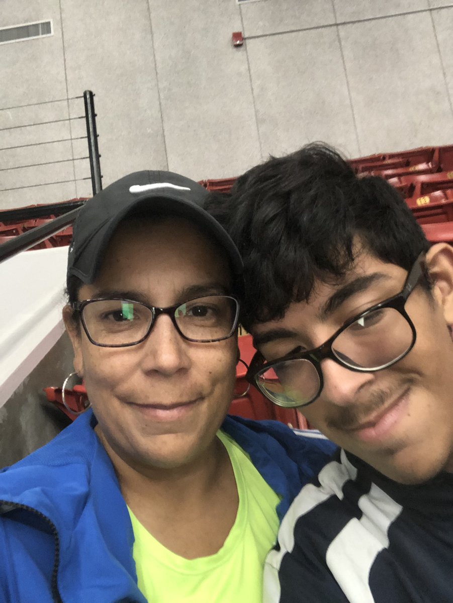 vcmora70's tweet photo. Hanging with my Son! I’m so lucky! https://t.co/08vfvGhZ5M
