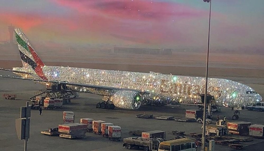 BLING 777: Emirates shows off its new diamond encrusted aircraft http://bit.ly/2QIW7lC } @emirates #Emirates #bling777 #diamonds #twinkle #aviation