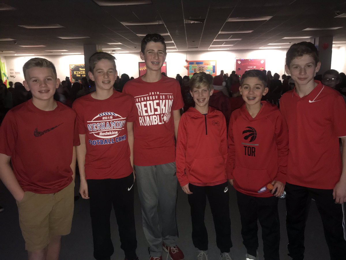 MaplePointSC's tweet photo. Once again, our amazing student council members have put on a successful dance. Happy holidays! https://t.co/t4IdjZuODt