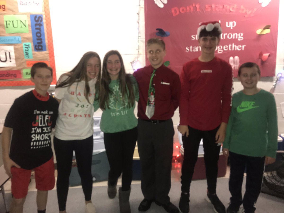 MaplePointSC's tweet photo. Once again, our amazing student council members have put on a successful dance. Happy holidays! https://t.co/t4IdjZuODt