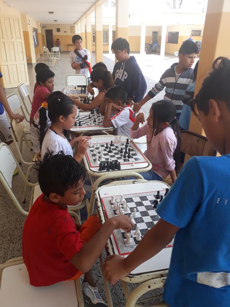 chessjavi777's tweet photo. Lo mejor de mundo esta aquí #ActividadesCPPS2018 el futuro de esta sociedad son Uds...#practicandotorneos https://t.co/iLMUgSeg3N
