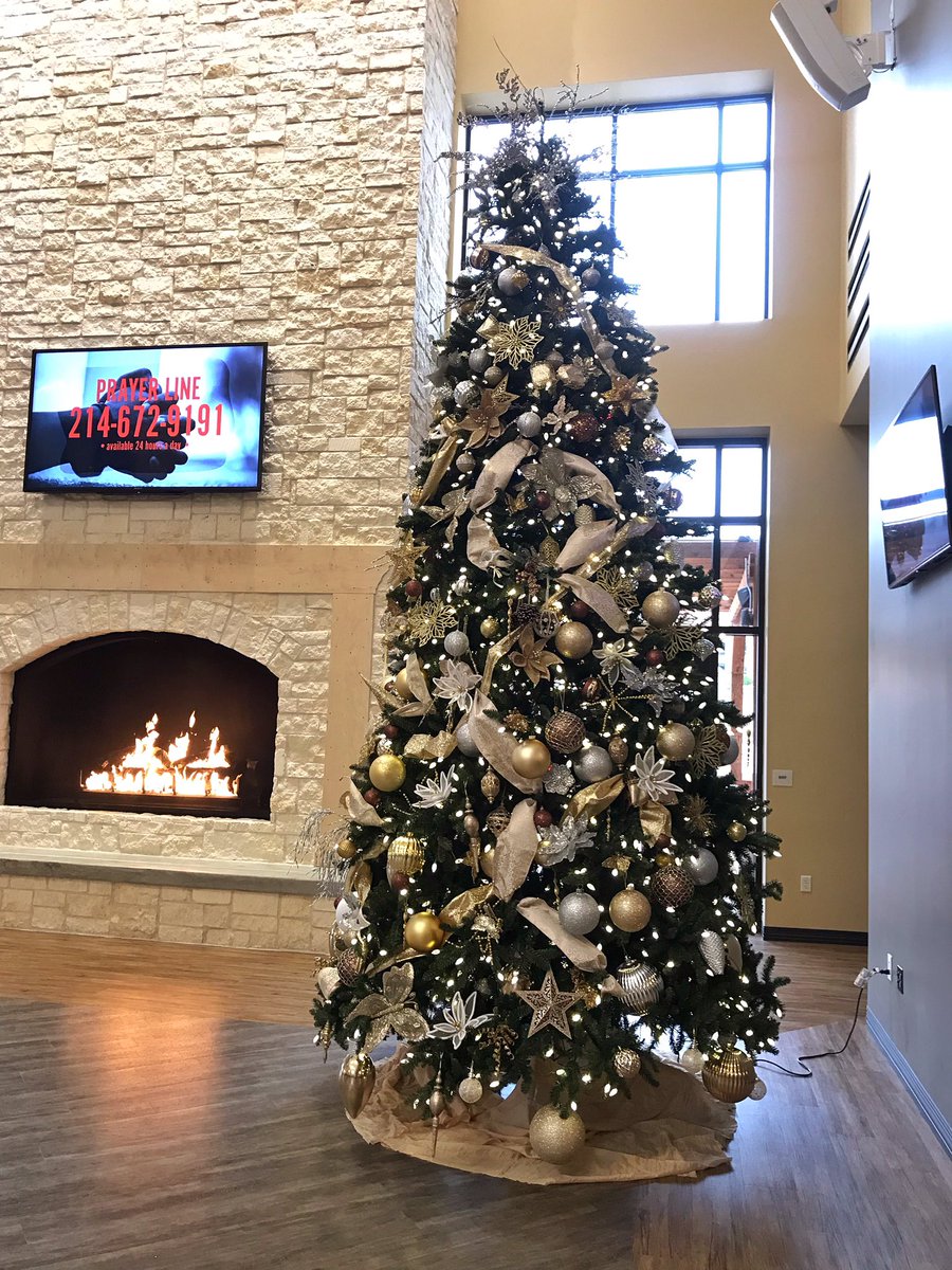 MrsLoisEvans's tweet image. Celebrating and thanking 270 staff members of “The Cliff” for their dedication to the Ministry @ocbfchurch.org  at our Christmas Party.  #food #loadsoffun #awards #hiphoppastor😳🙂 #merryChristmas