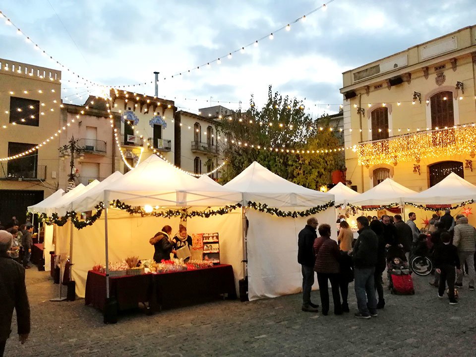 molletvalles's tweet photo. El Carrilló Noël enceta tres dies de Mercat Nadalenc a Mollet https://t.co/3rY05XWjIz https://t.co/CJFomZHILY