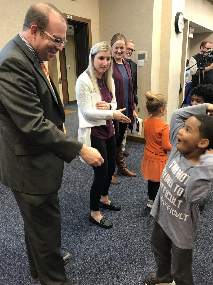Some of our Kratz kindergarten teachers and students presented at the Ritenour School District Board of Education Meeting last night. The topic was building community through class meetings. It was a great success thanks to our wonderful teachers and students. Way to go!
