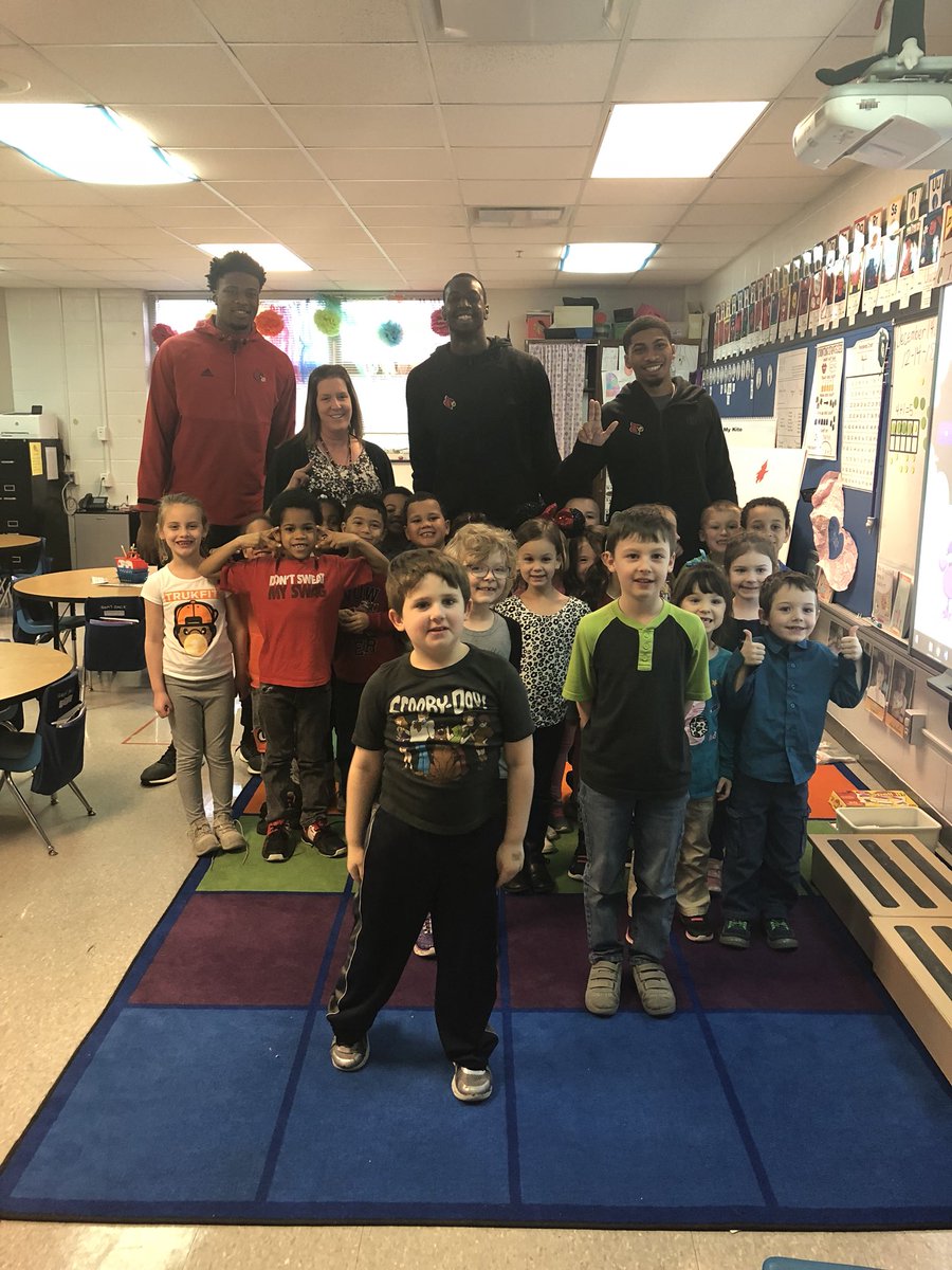 The University of Louisville’s Men’s Basketball team stopped by to talk to us about the importance of education and good character! <a href="/JCPSSuper/">Dr. Brian Yearwood</a> @JCPSAsstSuptES2 <a href="/kids_inspire/">Carmen Coleman</a>  <a href="/LouisvilleMBB/">Louisville Men's Basketball</a>