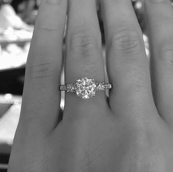 okaeweli's tweet photo. last night here and now we’re engaged 👫💍 thank u mexico https://t.co/PnyIZiRTPg