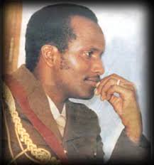 uwivuga's tweet photo. The @rpfinkotanyi started as a revolutionary movement focused on #Democracy #HumanRights and #Justice.
Under Maj. Gen. #FredRwigema, we  strived to reach those goals, many dying for them.
Under @PaulKagame, the Cause was hijacked and turned into a mockery.
It's like Day and Night https://t.co/ZEiYYv4vHz