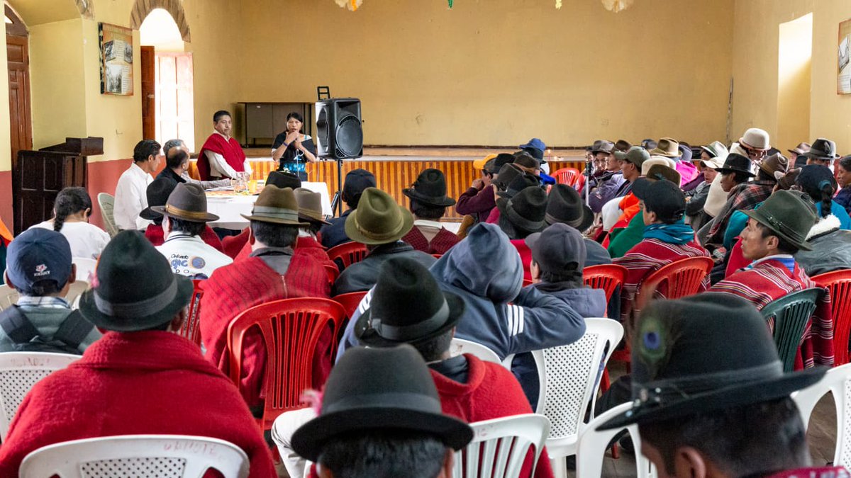 FerchoCA1398's tweet photo. Primer Gabinete agrario en el cantón Guamote, con la participación de comunidades, organizaciones e instituciones locales #JuntoAlProductor https://t.co/AfuhIcxjoY