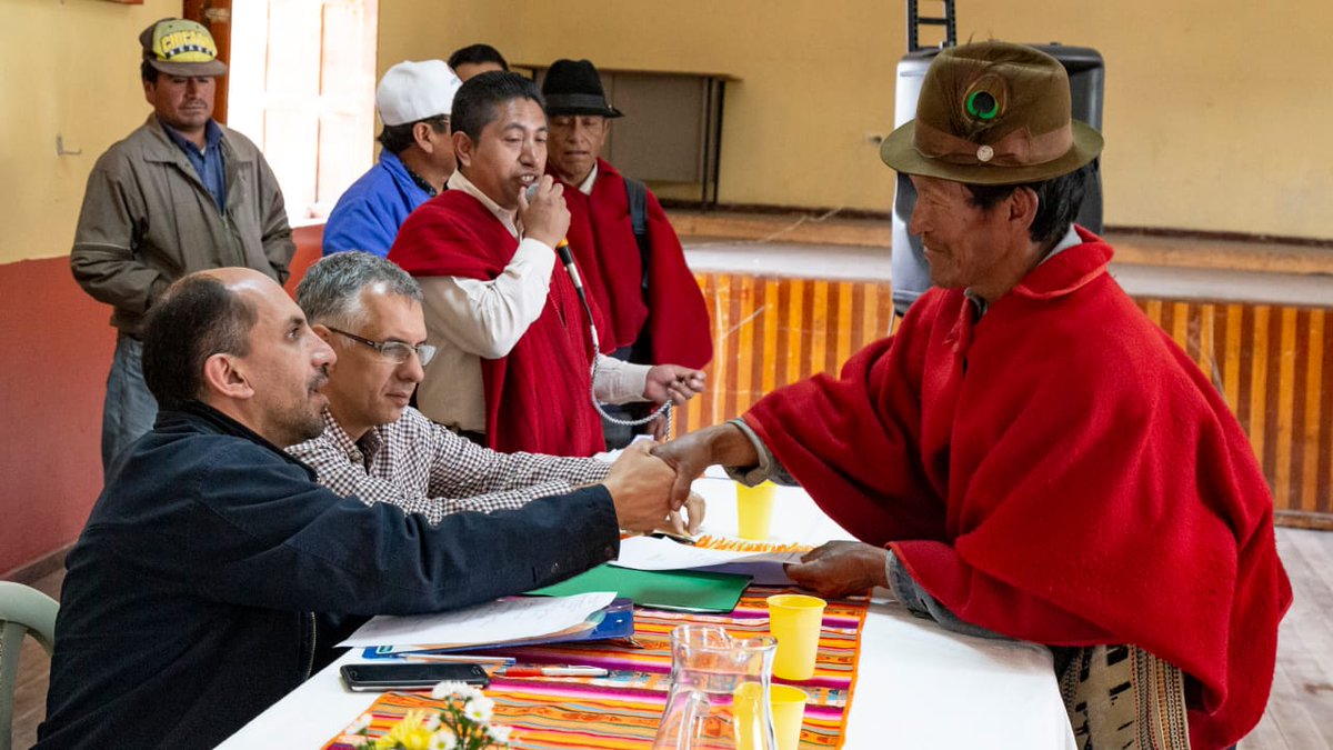 FerchoCA1398's tweet photo. Primer Gabinete agrario en el cantón Guamote, con la participación de comunidades, organizaciones e instituciones locales #JuntoAlProductor https://t.co/AfuhIcxjoY