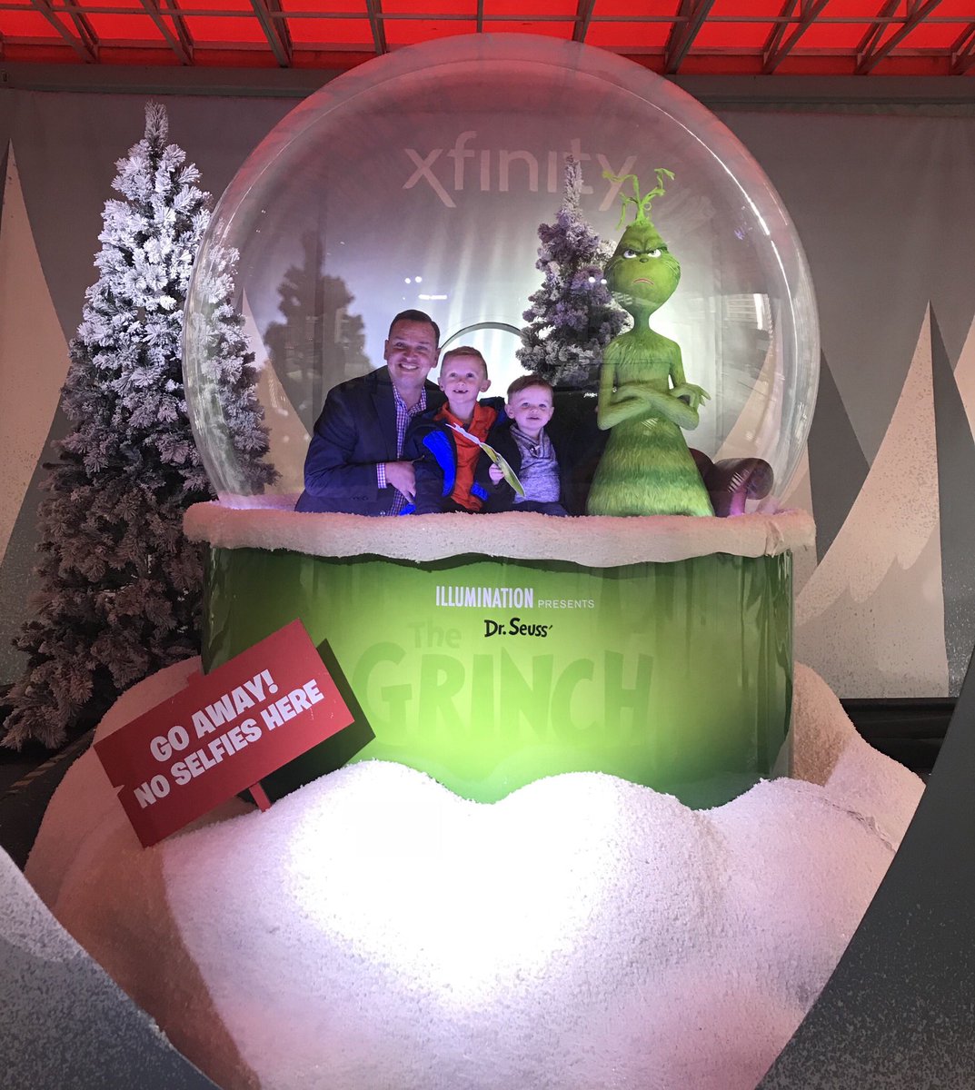 Scott Barnes On Twitter Getting Our Grinch On Comcast