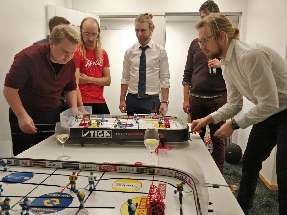 viktor_nyblom's tweet image. Super intense semifinals in the annual #devies #tablehockey tournament! Co-Founder @Simonarvid vs @tomassellden