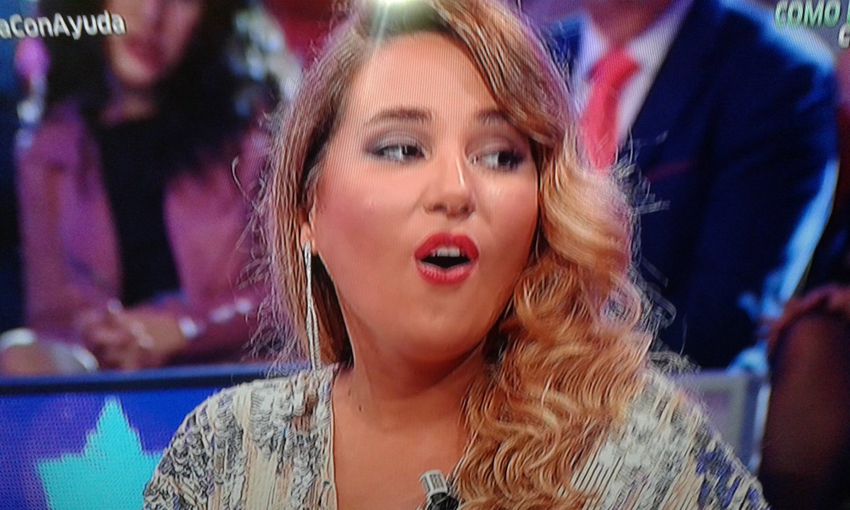 Macueslaurista's tweet photo. Que ojos verdes mas bonitos @LGallegoOficial en @MenudaNoche vamos Andalucia #MenudaConAyuda demos la oportunidad a esos niños a poder lograr sus sueños https://t.co/B8uYPttQUo