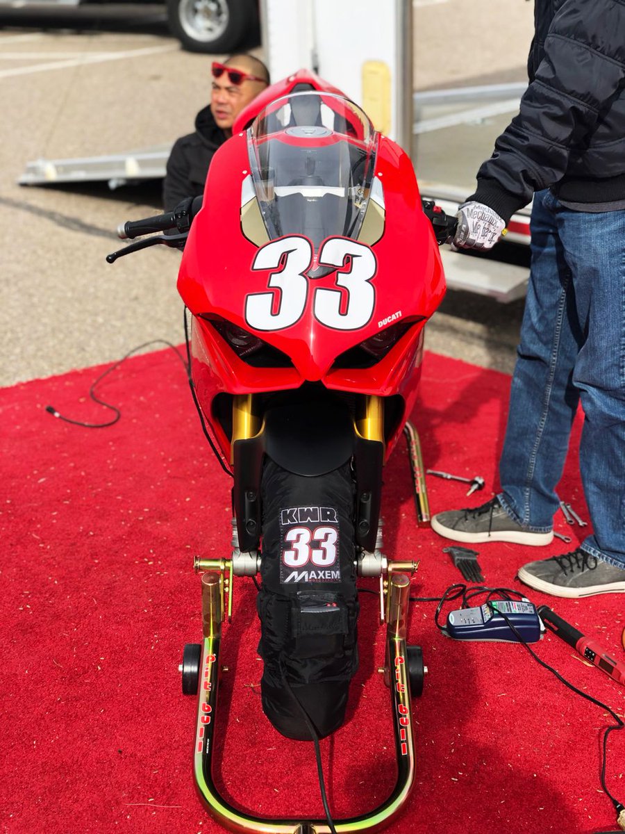 MotoAmerica's tweet photo. (1/2) #ICYMI - @KyleWyman had a go on a #Ducati Panigale V4S this past week at @IndeMotorsports. That #33 is lookin' real nice against the red. 😎🔥 @DucatiUSA https://t.co/f7iL737wds