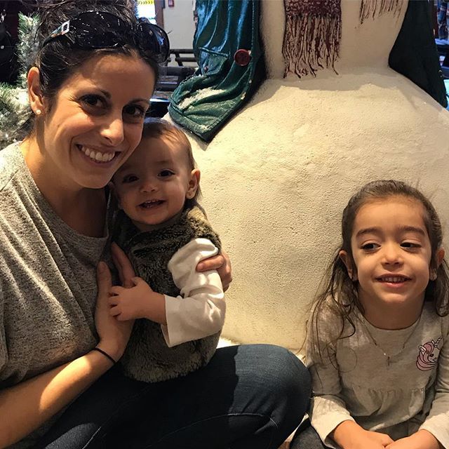 Happy to be back home with the ladies #family #home #love #homefortheholidays 🎶 🎄 ift.tt/2UL5Hn5