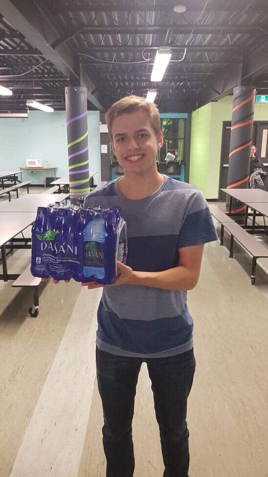 justCamLIVE's tweet photo. won my school’s ultimate tournament. Pretty cool that I won both tournaments our school has had in both melee and ultimate. also I got water both times that’s sick. ggs to @SeaRabbitsSmash @SonHack_Alpha &amp; ryan https://t.co/k12wiAmgAW