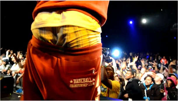 MaleCelebFeast's tweet photo. Rapper Cam'Ron cakes #MaleCelebs #MaleCelebSagging #MaleCelebBooty #RappersSagging #MaleRappers https://t.co/RDni9RJ9OA